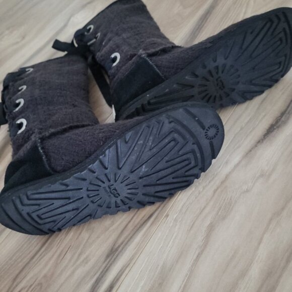 685. Ugg Boots Size 6 Excellent Preowned Condition - Picture 6 of 6